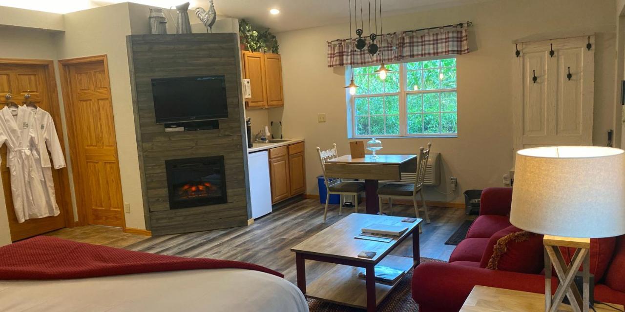 Hawk Valley Retreat & Cottages 갈레나 외부 사진