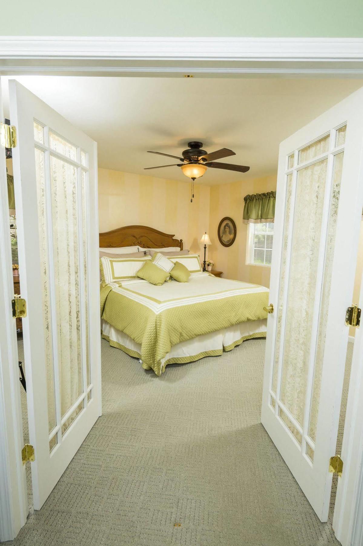 Hawk Valley Retreat & Cottages 갈레나 외부 사진