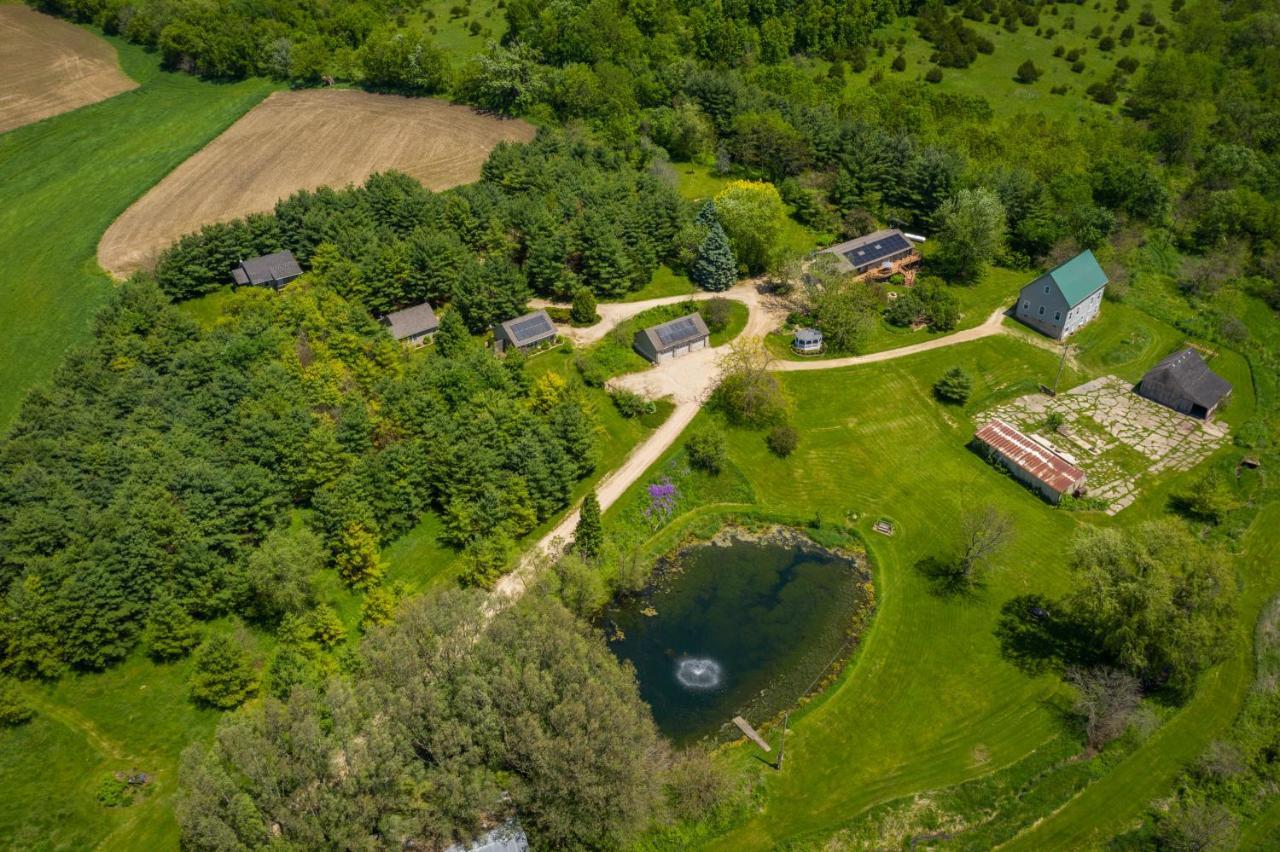 Hawk Valley Retreat & Cottages 갈레나 외부 사진