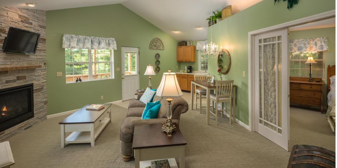 Hawk Valley Retreat & Cottages 갈레나 외부 사진